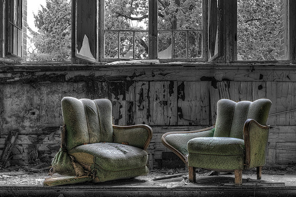 2018: in remembrance of a good friend who passed away five years ago. a re-edit of a photo I made on the last URBEX trip we did together. you will never be forgotten mate!